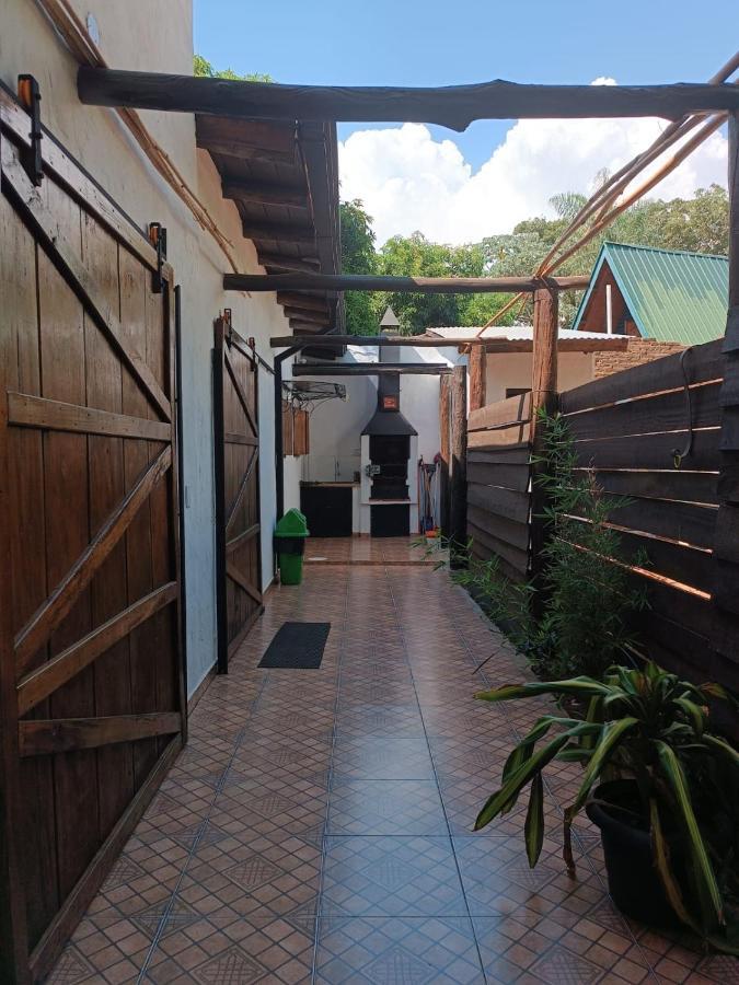Cerca Del Rio Bed & Breakfast Carmen del Parana Exterior photo